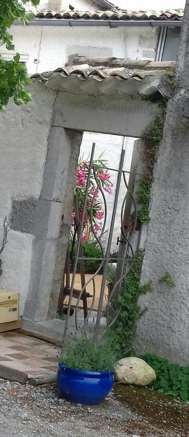 Le Patio Aux Hirondelles Villa Lagorce  Dış mekan fotoğraf